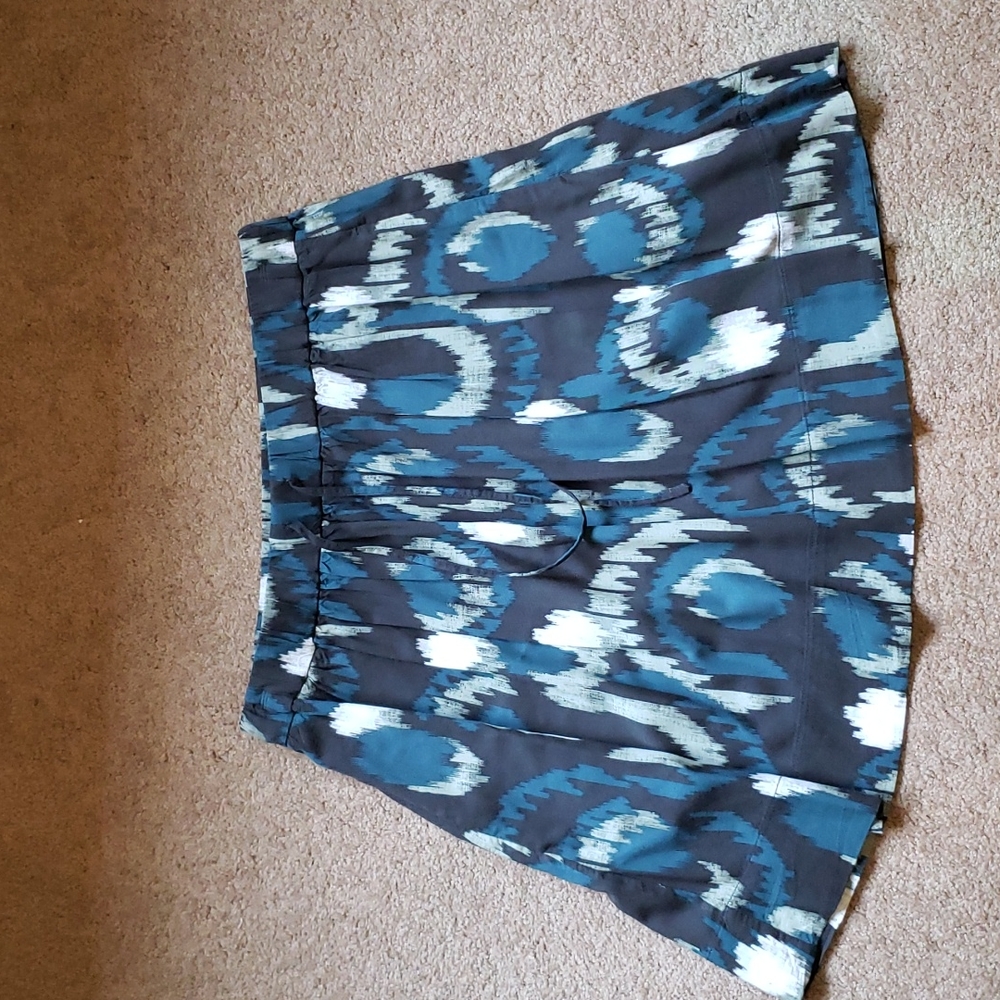 Gap skirt- has pockets!!